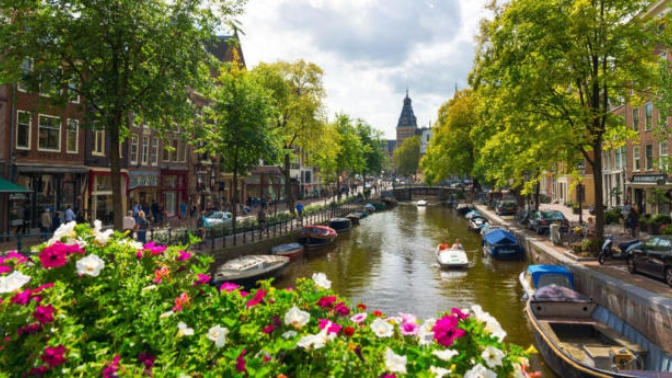 Amsterdam'a giden arkadaşlar, yorumlarınız neler?