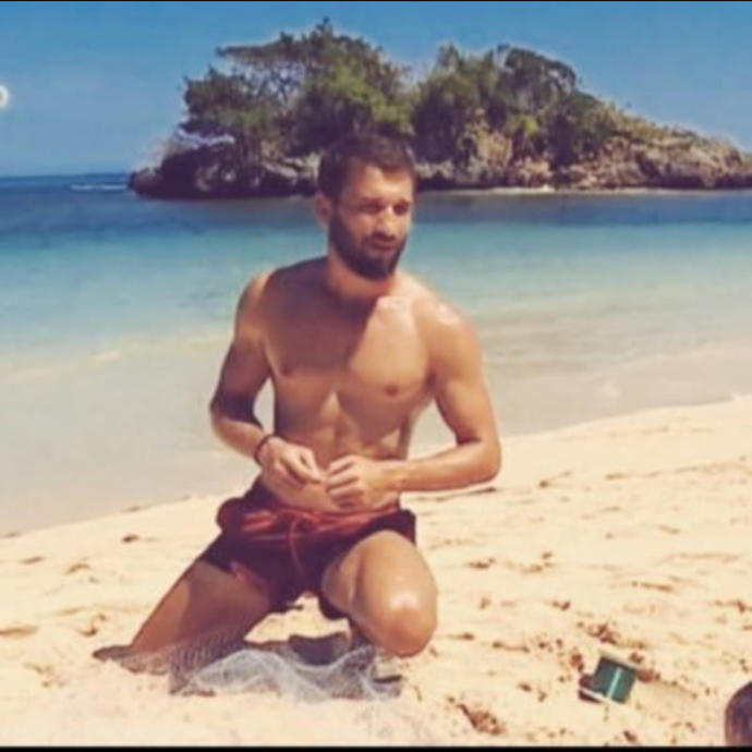 Kızlar, Survivor Adem Kılıççı Çok Yakışıklı Değil mi?