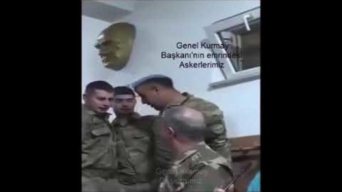 Hulusi Akar Paşa ile selfie çektiren askerin cesareti hanginizde var?