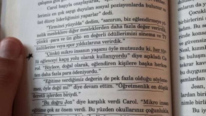 Kitap okurken beğendiğiniz cümlelerin, paragrafların altını çizme gibi bir huyunuz var mı?