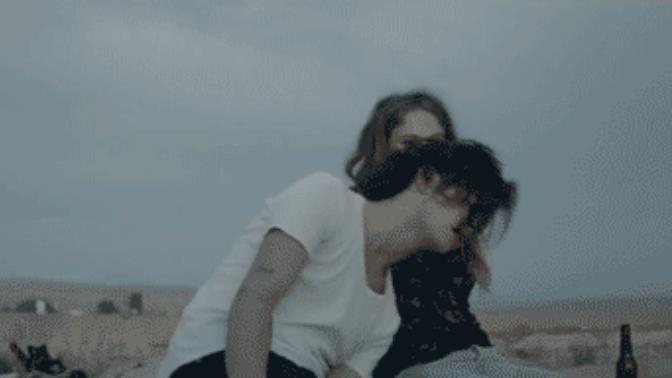 Sevgiliye her şey anlatılmalı mıdır? Başınıza gelen her olayı sevgilinize anlatır mısınız?