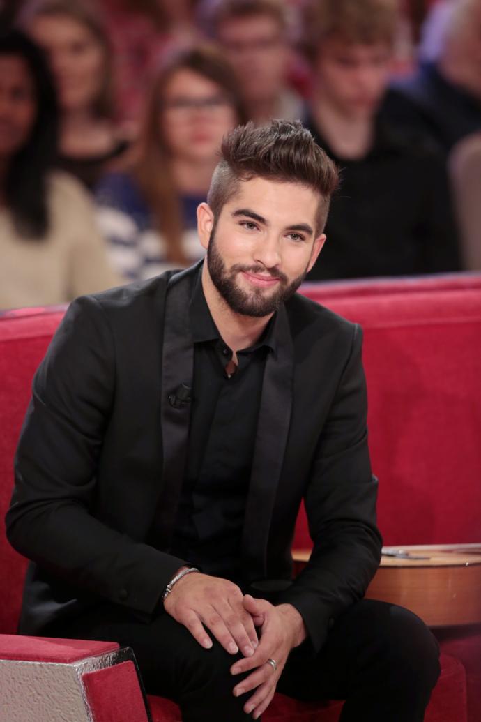 1996 doğumlu Fransız müzisyen Kendji Girac'ı fiziksel özellikleri bakımından tek sözcüğe sığdırman gerekse, bu hangi sözcük olur?
