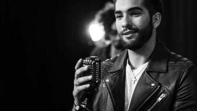 1996 doğumlu Fransız müzisyen Kendji Girac'ı fiziksel özellikleri bakımından tek sözcüğe sığdırman gerekse, bu hangi sözcük olur?