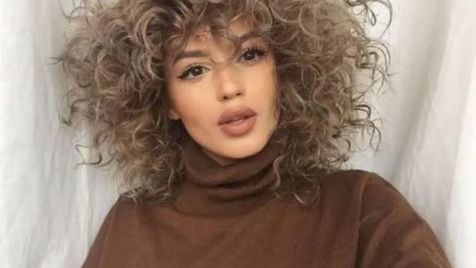 Kıvırcık saçlı kızların hepsi neden güzel?