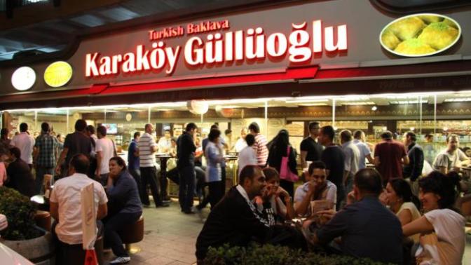 Çalıştığım şirkete 5 kilo baklava alıcam. Güllüoğlu’ndan mı alayım yoksa Kaşıbeyaz’dan mı?