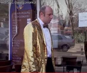 İş Adamı Merhum Mehmet Sabancının oğlu Faruk Sabancı’nın 244 bin TL olan bu Montunu nasıl buldunuz?
