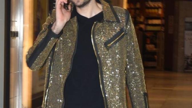 İş Adamı Merhum Mehmet Sabancının oğlu Faruk Sabancı’nın 244 bin TL olan bu Montunu nasıl buldunuz?