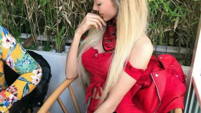 Şu kız ne kadar seksi ve güzel sizce?