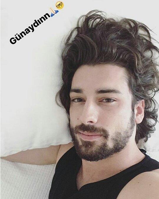 Oyuncu Alp Navruz yakışıklı mı sizce?