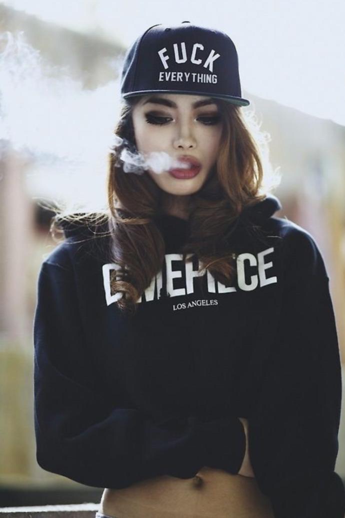 Bad girl tribinde yaşayan kızlar çekici midir yoksa itici mi?