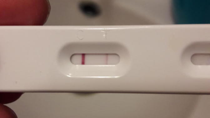 Kizlar gebelik test sonucum asagida bu tam pozitif degil demi yani silik dedikleri bumu yardimci olun lutfen?