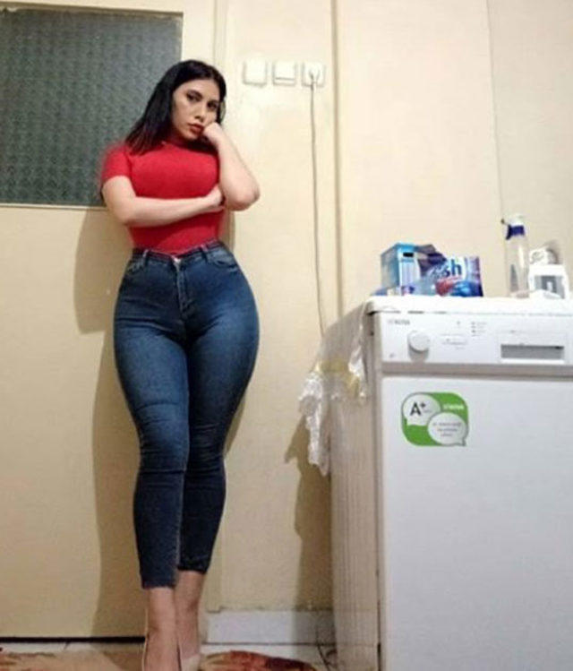 Trabzonlu Kim Kardashian olarak bilinen Dilan Dere nin kıvrımlı fiziği sizce güzel mi?