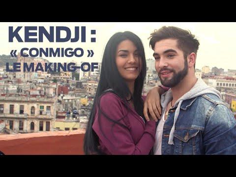 Yakışıklı müzisyenin, yanında kadın varken, bakışlarında hangi ifade daha yoğun görünüyor?