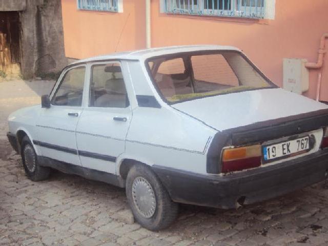 Evet arkadaşlar sorumuzu soralım Tofaş mı Yoksa Renault Toros mu :D ?