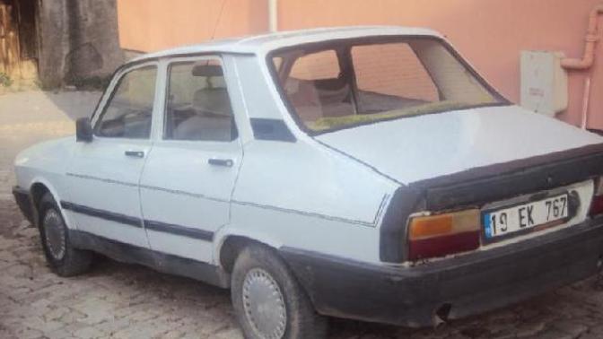 Evet arkadaşlar sorumuzu soralım Tofaş mı Yoksa Renault Toros mu :D?