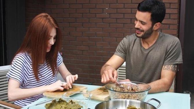 Sarma saran kadın mı, muhabbeti saran kadın mı sizi daha kolay etkiler?