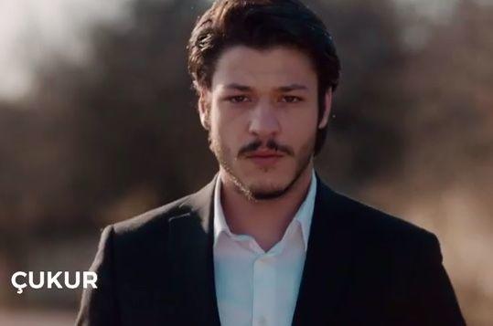Oyuncu Kubilay Aka nasıl? Yakışıklı mı sizce?
