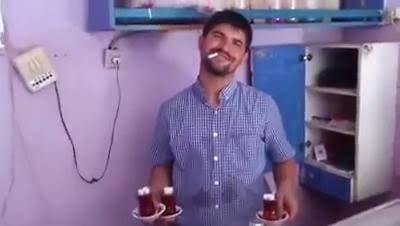 Bir erkeğin farkında olmadan yaptığı hangi sıradan davranışı kadınlara çekici gelir?