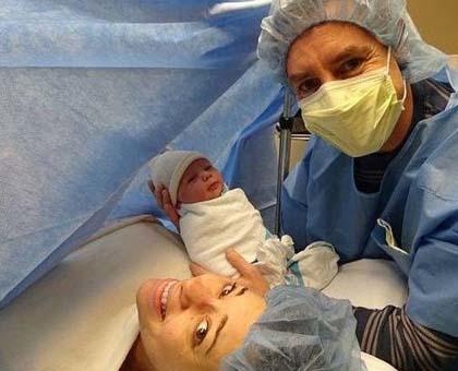 13 yıl önce doğması gereken bebek, dünyaya gözlerini yeni açtı! Size bunun yapıldığını öğrenseydiniz, tepkiniz ne olurdu?