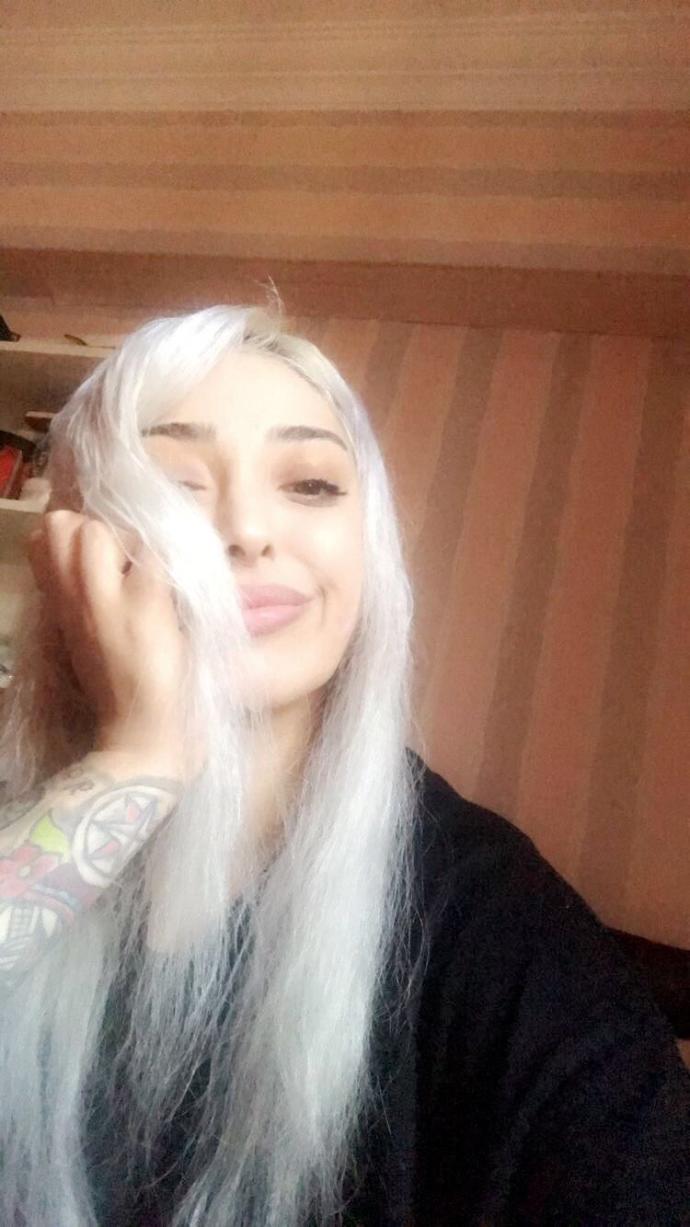 Sizce yüzümün şekli ne? Biri yuvarlar diyor diğeri başka birşey😂😂 sizce nedir?
