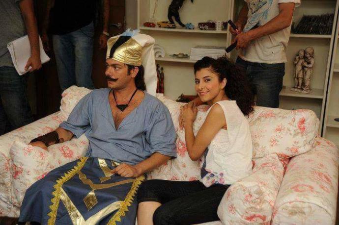 Sizce hangisi kabadayı, maço erkek rolleri için daha uygun beden diline sahip? Alp Korkmaz mı yoksa Berk Oktay mı?