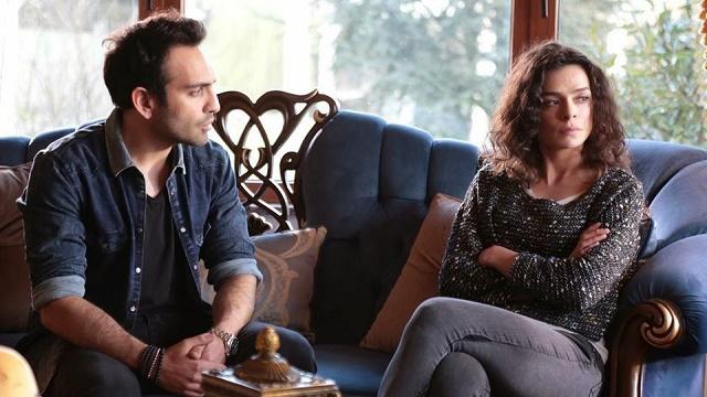 Özge Özpirinççi: Regl dönemlerimizde evet biz çekilmeyiz! Erkekler için, regl dönemindeki kadınları anlamak kolay mı?