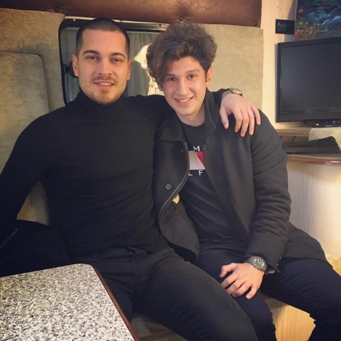 En son İçerde dizisinde izlediğimiz yakışıklı aktör Çağatay Ulusoy'a, listedeki fotoğraflara bakınca hangi lakabı takarsın?😁?