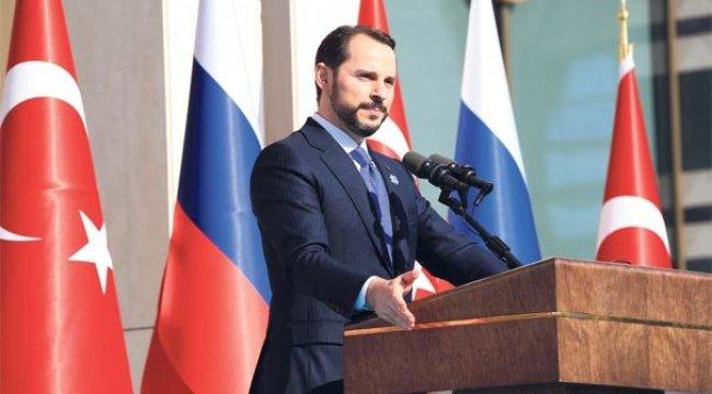 Parlamentomuzun son 30 yılda gördüğü en çekici erkek Berat Albayrak'ta hangisi daha baskın?