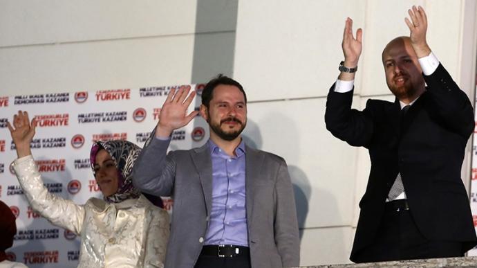 Parlamentomuzun son 30 yılda gördüğü en çekici erkek Berat Albayrak'ta hangisi daha baskın?