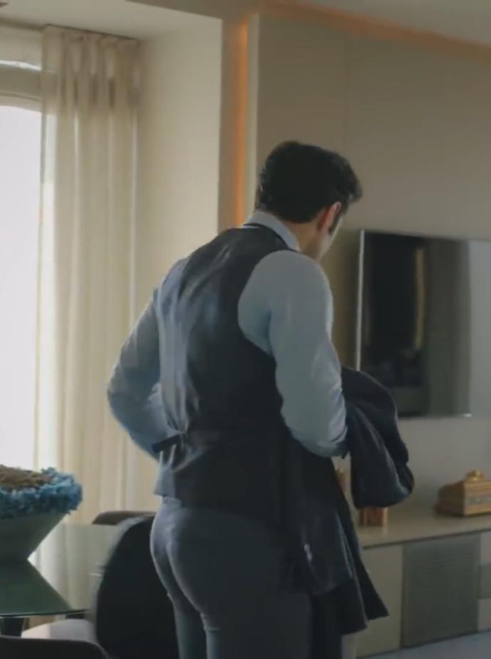 Mert Firat squat mi yapiyor?