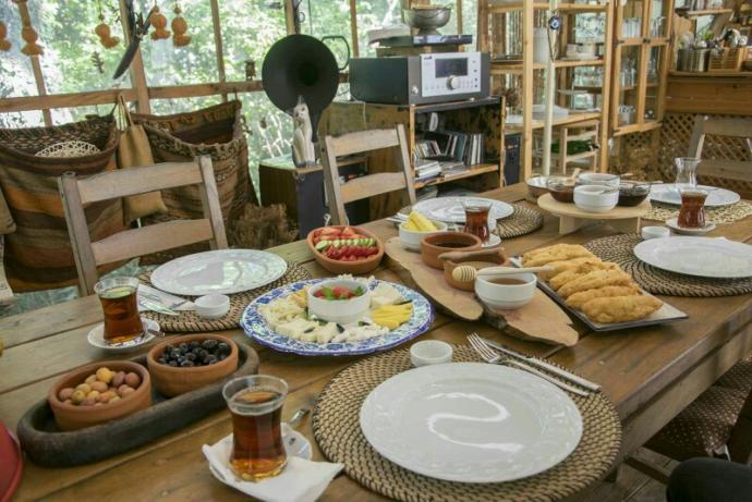 Yer sofrası mı yoksa masa sofrası mı tercih edersiniz?