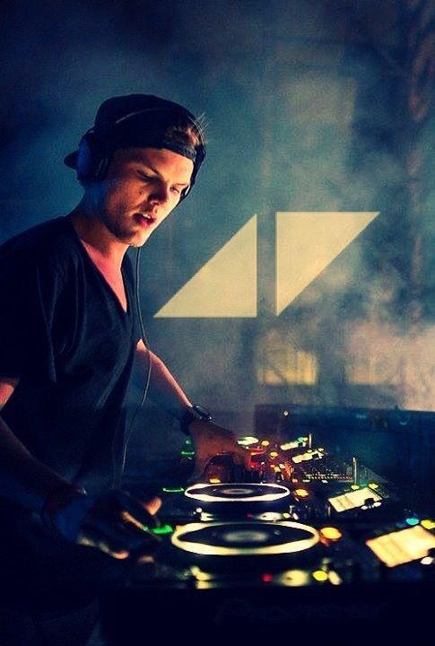 Başarılı DJ Avicii hayatını kaybetmiş. Ne düşünüyorsunuz?
