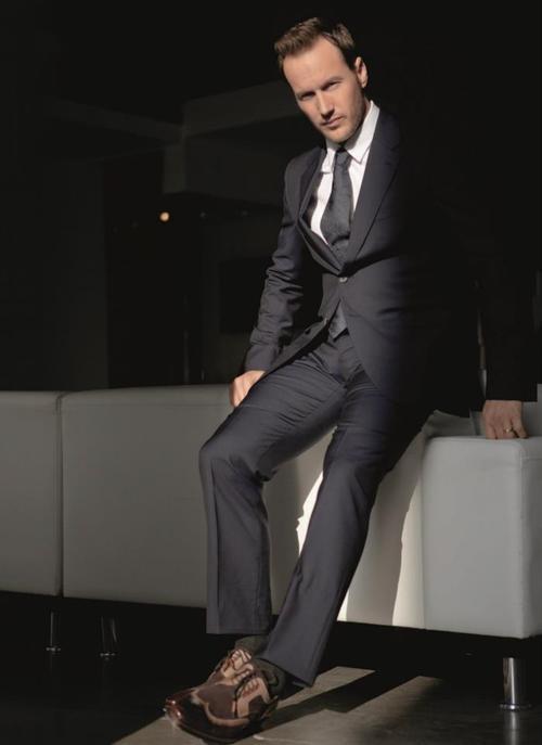 Yakışıklı ve karizmatik aktör Patrick Wilson sizce hangi role daha çok yakışır?