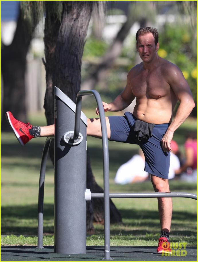 Yakışıklı ve karizmatik aktör Patrick Wilson sizce hangi role daha çok yakışır?