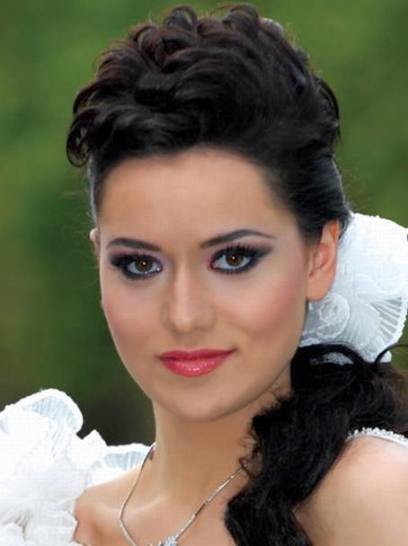 Fahriye Evcen'i beğeniyor musunuz?