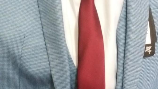 Arkadaşlar bu takim elbiseye hangi renk kemer ve ayakkabi gider siyah ayakkabi siyah kemer mi mavi ayakkabi mavi kemer mi?