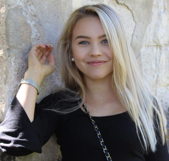 Hangi genç model daha güzel?