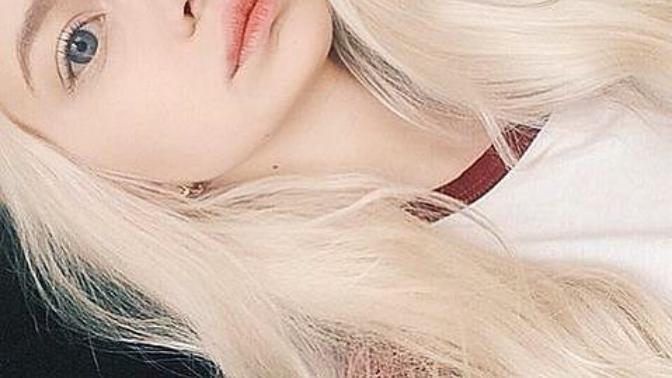 Mavi gözlü ve sarı saçlı kızlar hakkında ne düşünüyorsunuz? Mavi gözlü, sarı saçlı olmak ister miydiniz?