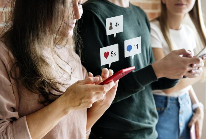 Sosyal medyada tanımadığınız kişilerin takip isteğini kabul ediyor musunuz?