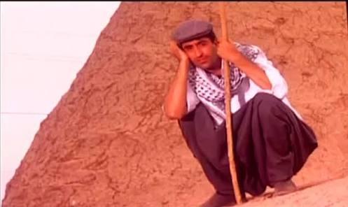 Semt oturuşu pozu kızlara mı daha çok yakışıyor erkeklere mi?