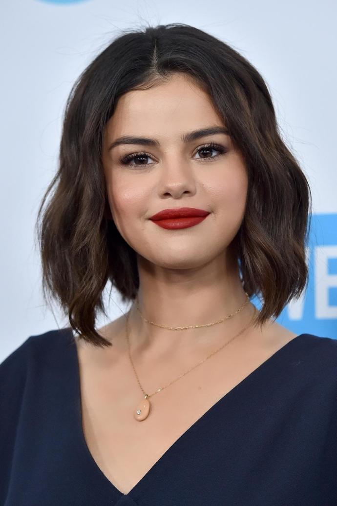 Ya selena gomez çok güzel değil mi?