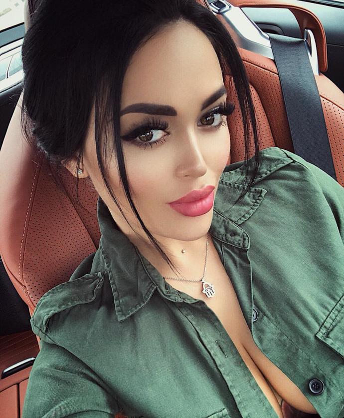 Lyna Perez - Viki Odintcova - Juli Annee - Nita Kuzmina. Bu 4 güzel hakkında ne düşünüyorsunuz?