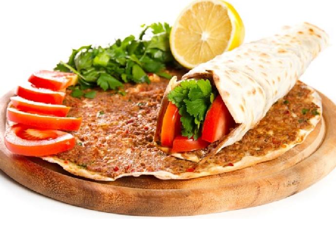 Sizce hangisi daha sağlıklı tavuk döner mi lahmacun mu?