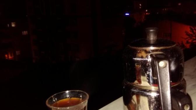 Balkonda çay keyfi nasıl olur?