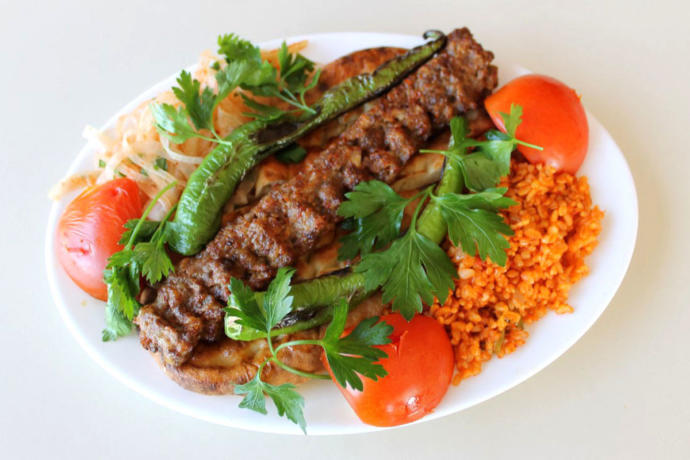 Çin lokantasında Adana kebap yer misiniz :D?