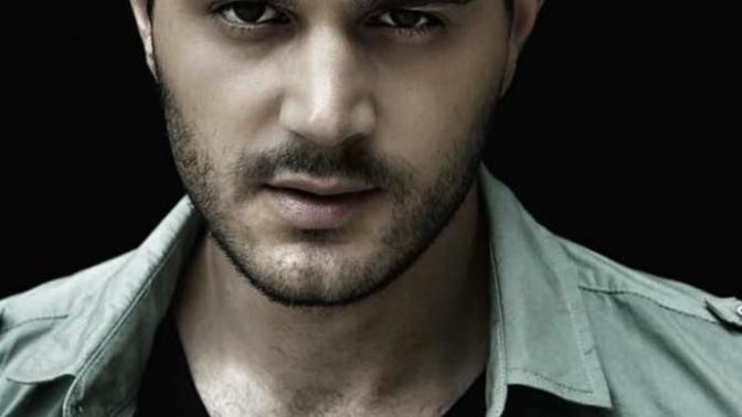 Sizce Hangisi Daha Karizmatik? Burak Sevinç mi Burak Özçivit mi?