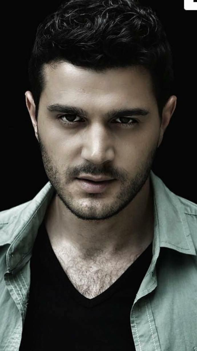 Kızlar, sizce Türkiye'nin yeni jönü Burak Sevinç Burak Özçivit geçebilirdi ondan yakışıklı mı?