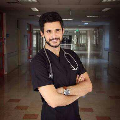 Erkek doktorların çoğu neden yakışıklı? Meslek mi karizma katıyor yoksa karizmayı meslek mi yapıyor?