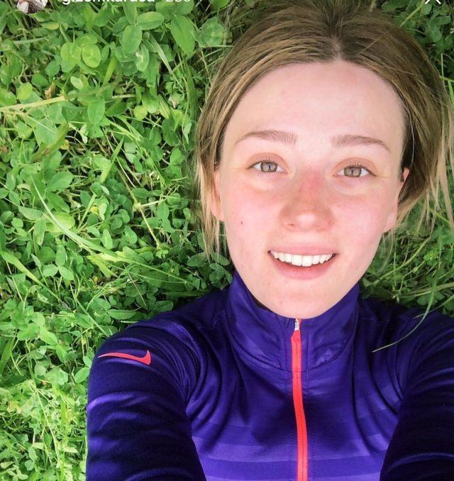 Gizem Karaca yüzünün makyajsız halini paylaştı ! Makyajsız hali sizce güzel mi?