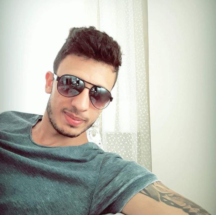 Her gören fakesin diyor sanaldan tanıştığım anlam veremedım fake ne alaka şimdi sizce nasılım fakeyemi benziyorum?
